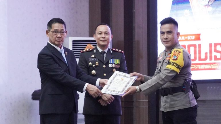 98d825b8-1a11-49d4-a327-d4641391f0f9